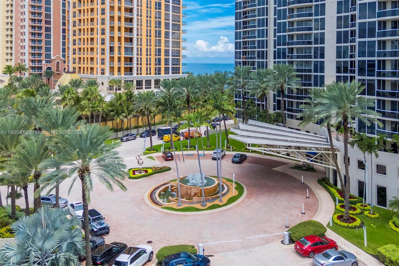 THE PINNACLE CONDO - Residential