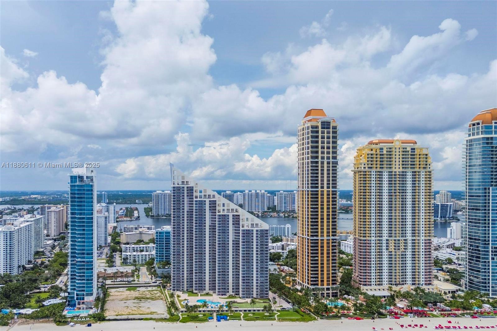THE PINNACLE CONDO - Residential