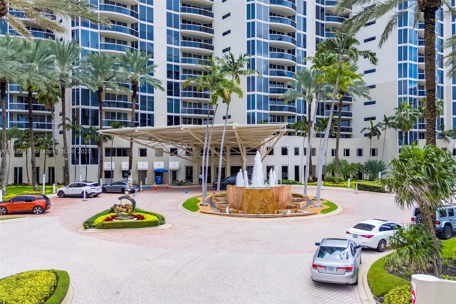 THE PINNACLE CONDO - Residential