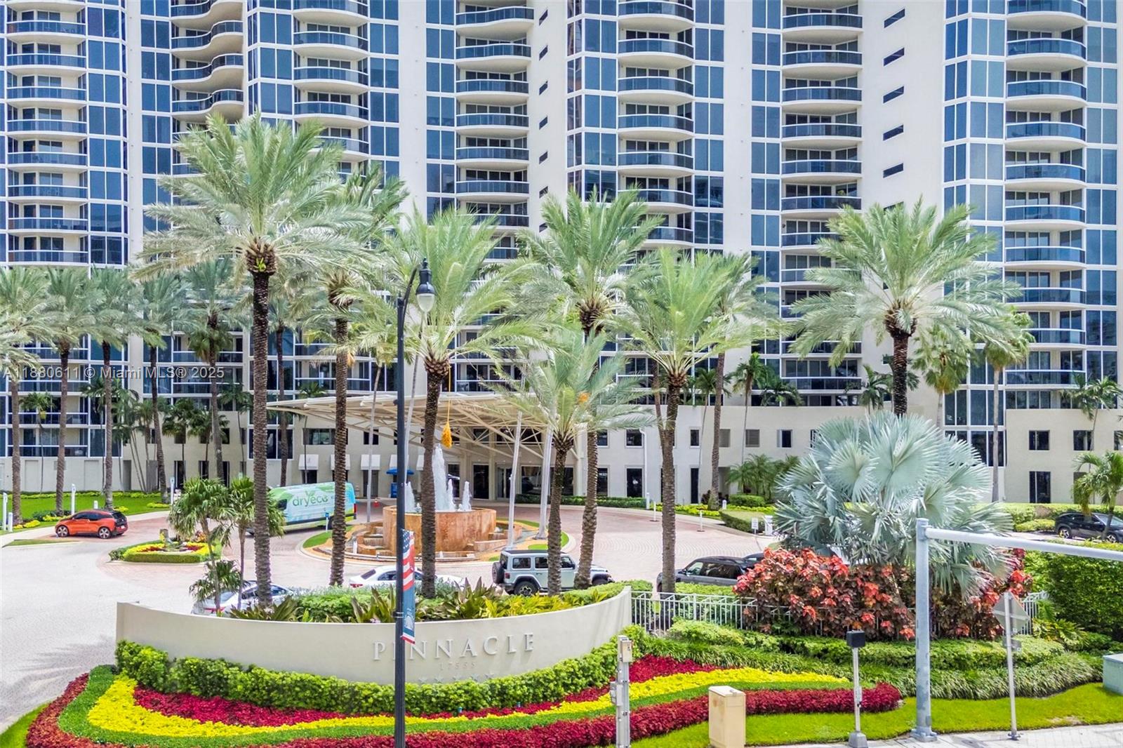 THE PINNACLE CONDO - Residential
