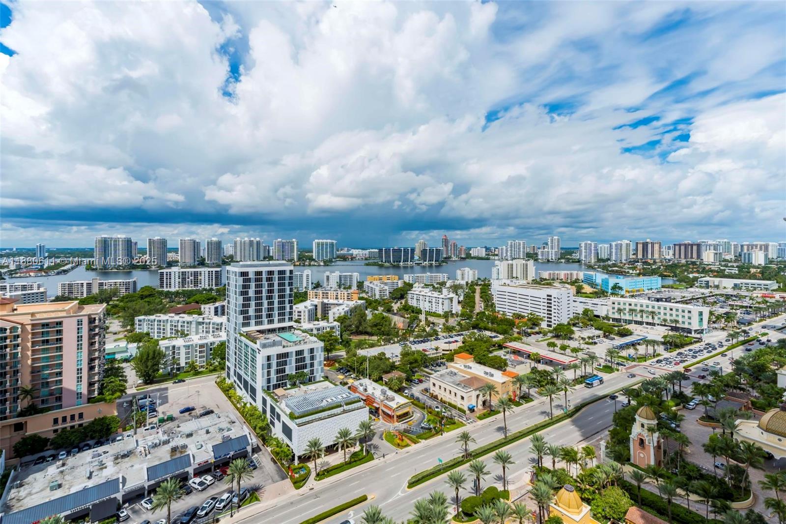 THE PINNACLE CONDO - Residential
