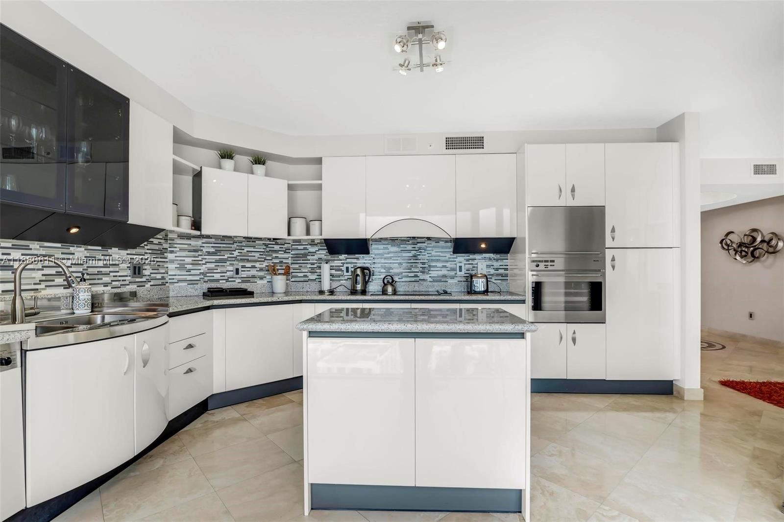 THE PINNACLE CONDO - Residential