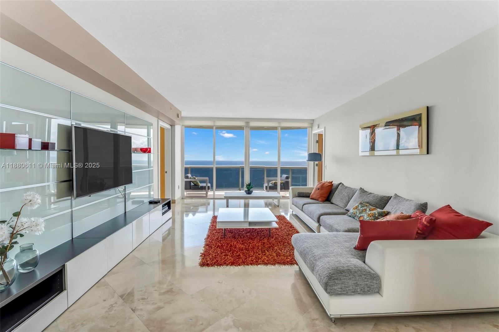 THE PINNACLE CONDO - Residential