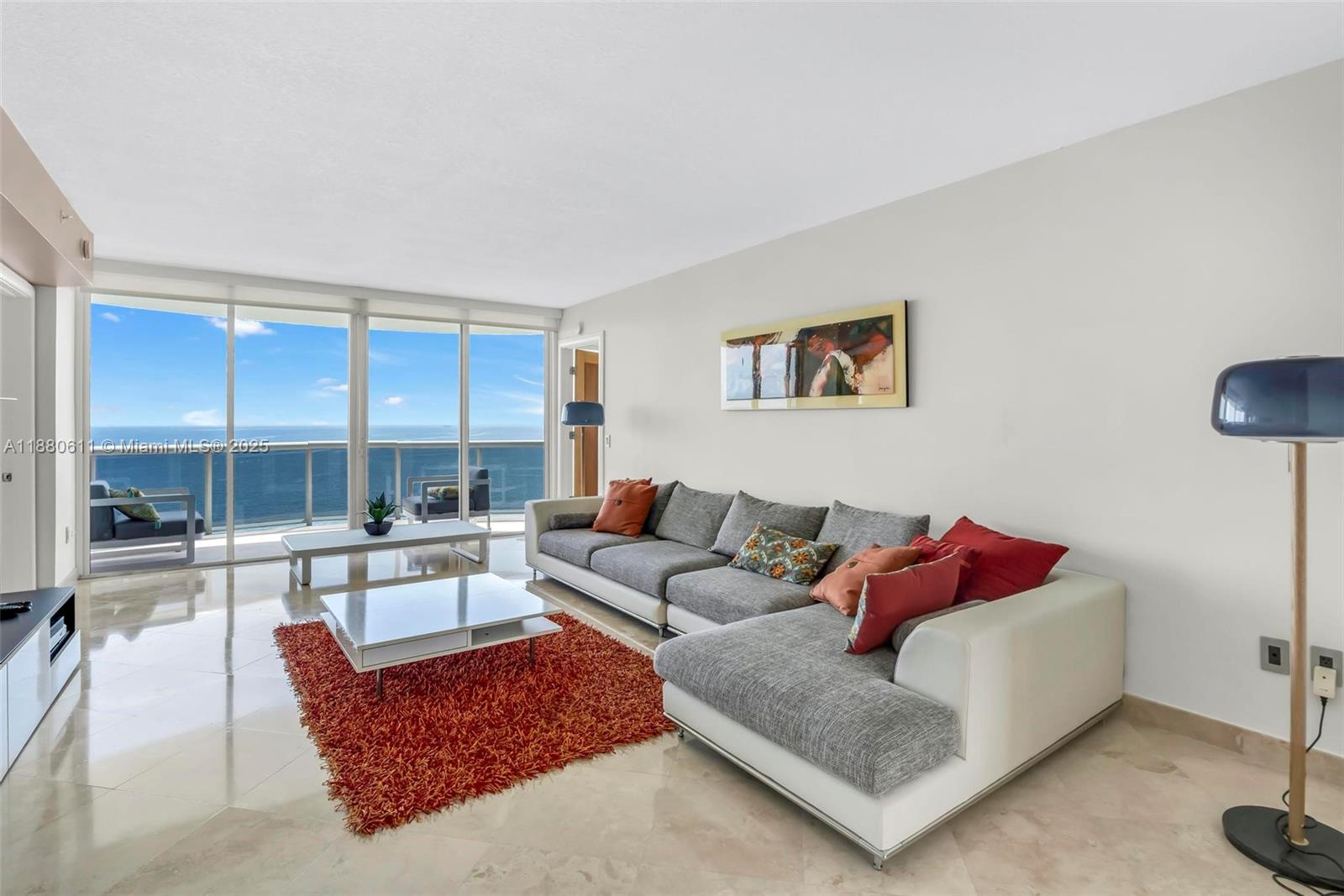 THE PINNACLE CONDO - Residential