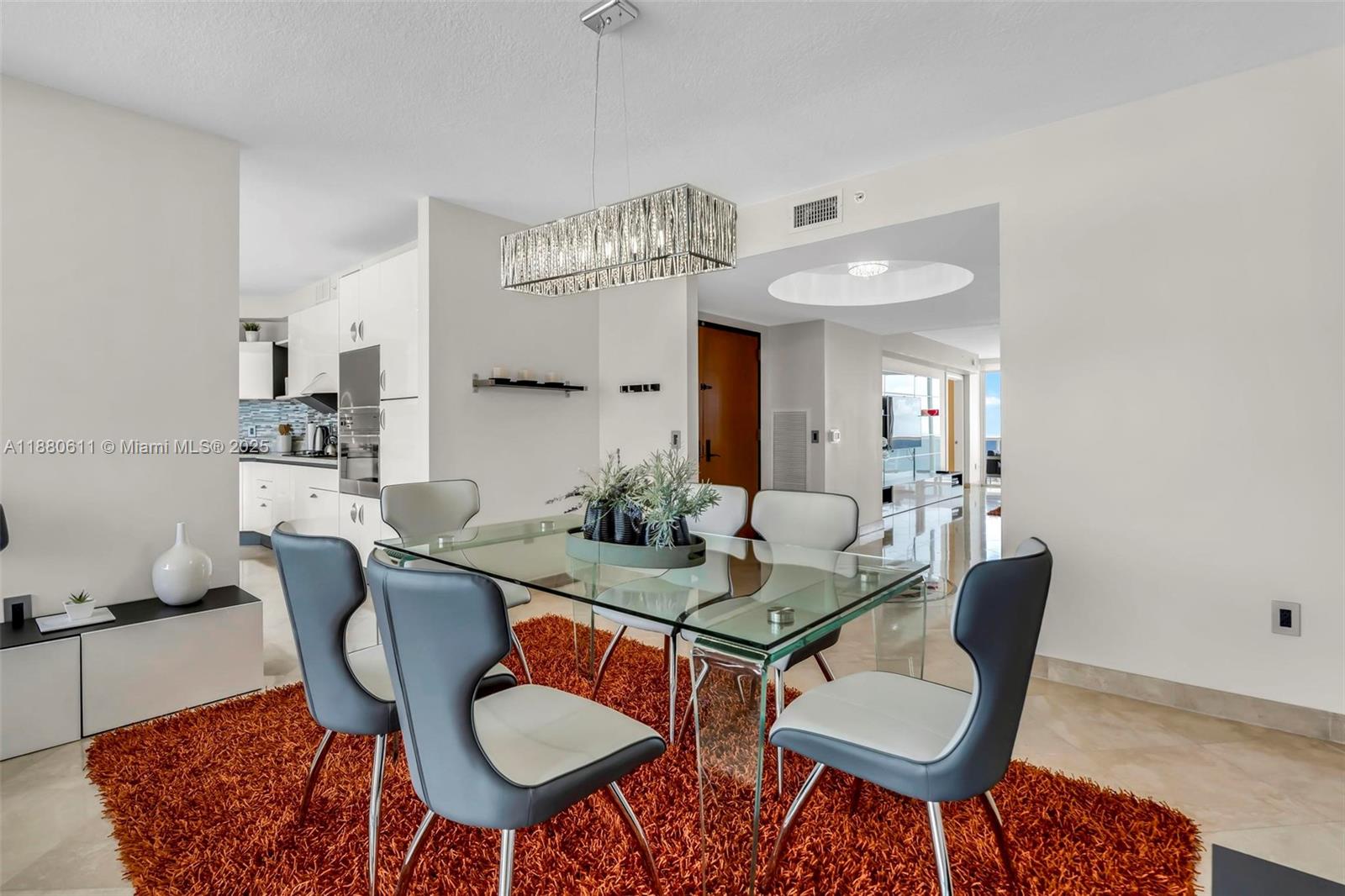 THE PINNACLE CONDO - Residential
