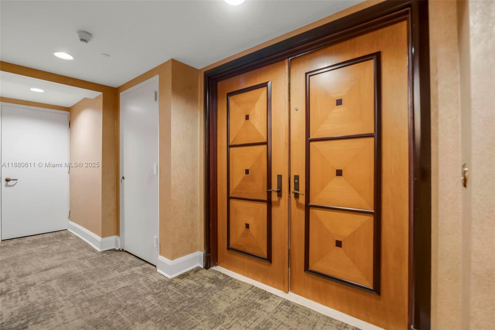 THE PINNACLE CONDO - Residential