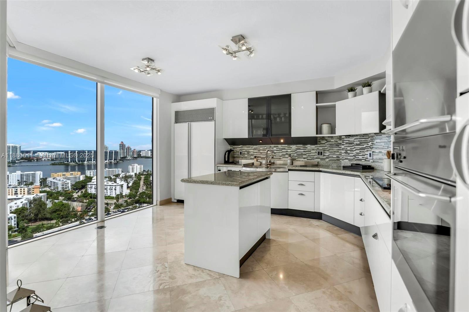 THE PINNACLE CONDO - Residential