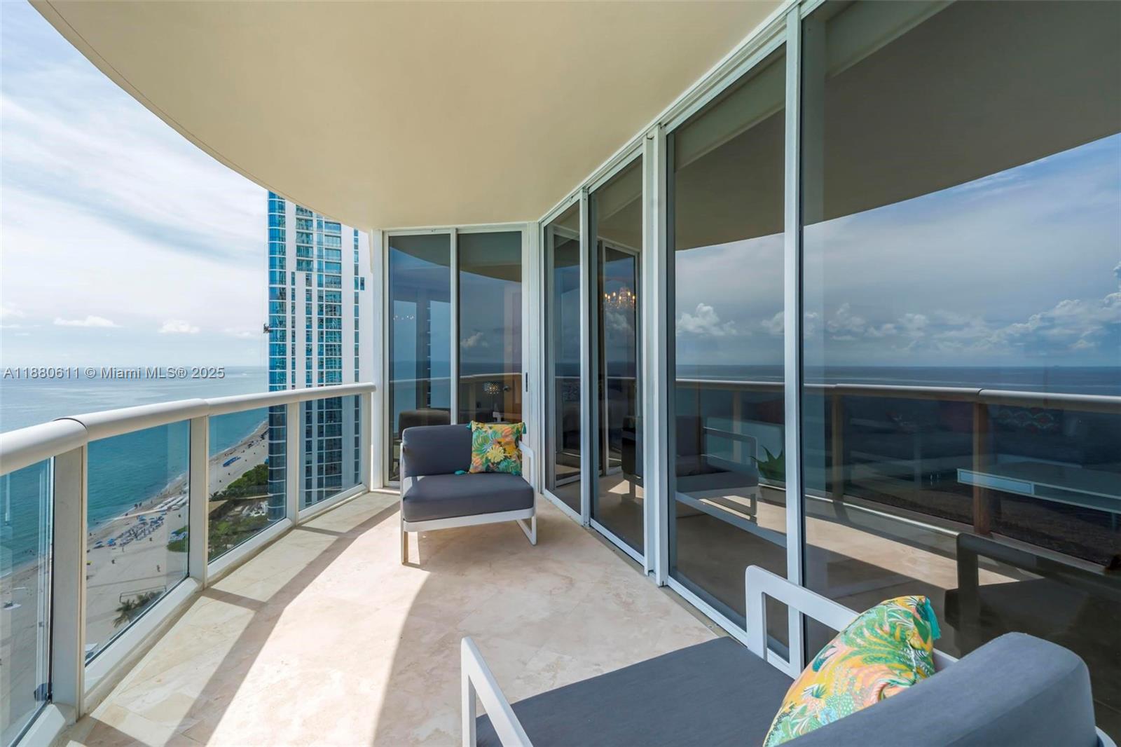 THE PINNACLE CONDO - Residential