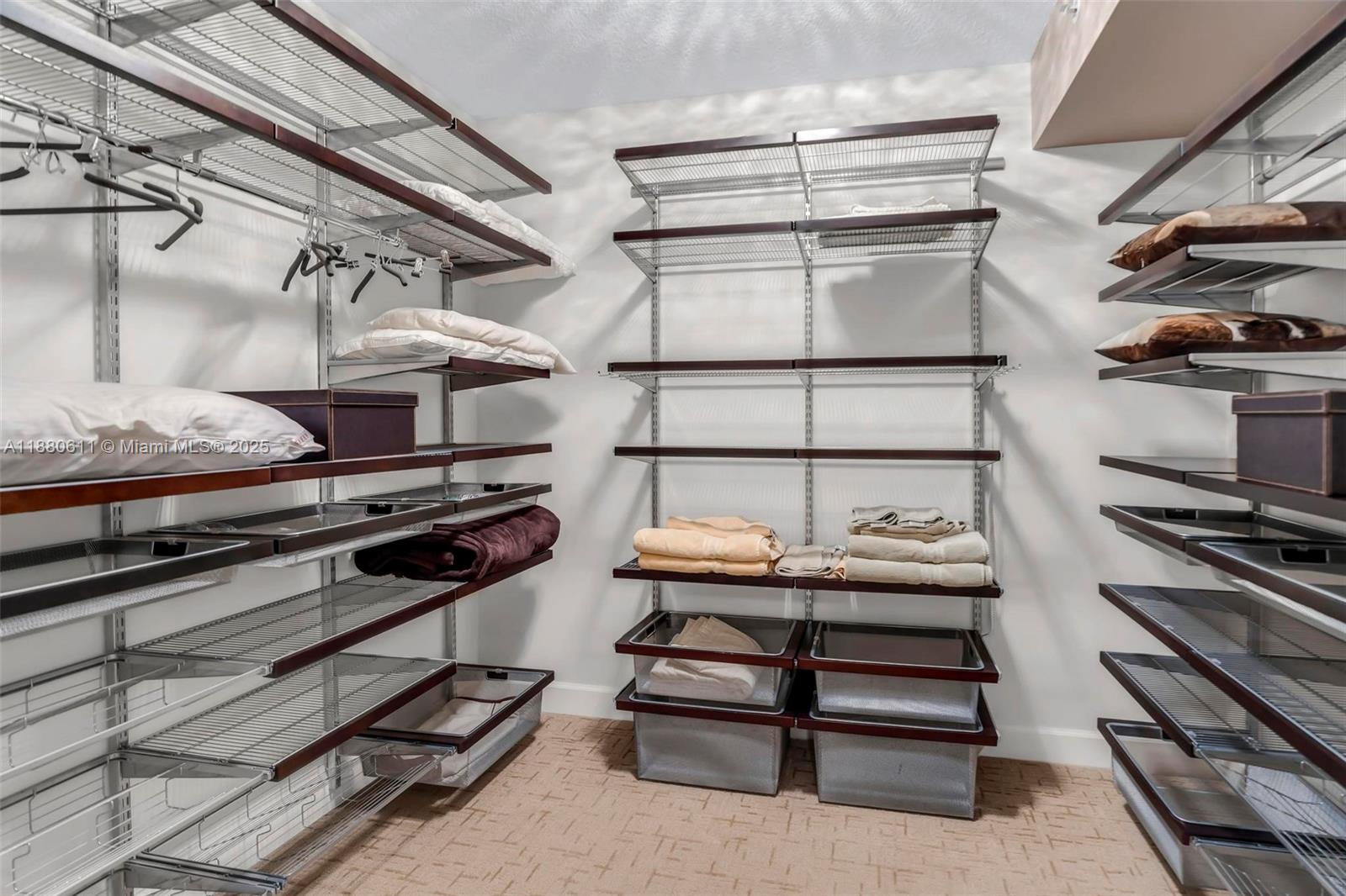 THE PINNACLE CONDO - Residential