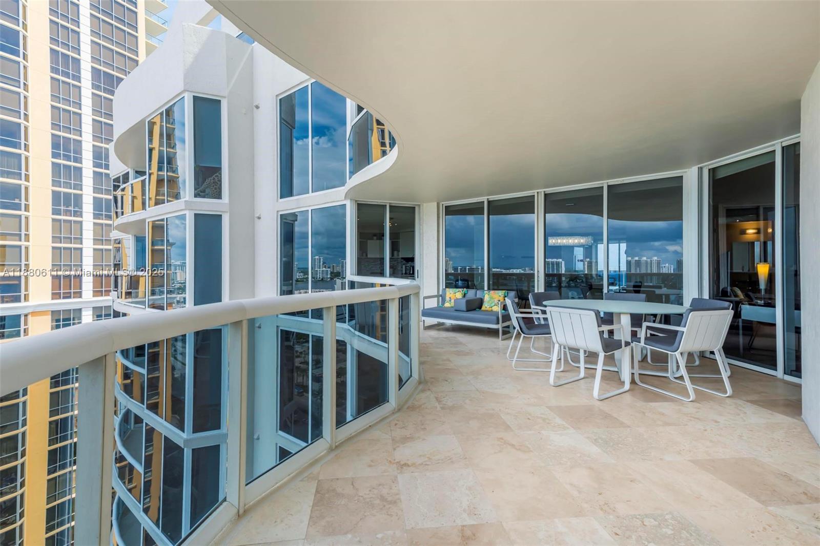THE PINNACLE CONDO - Residential
