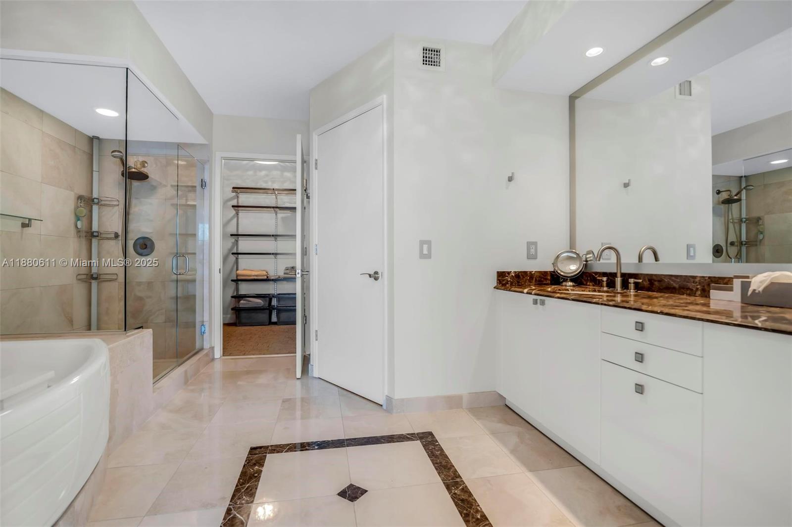 THE PINNACLE CONDO - Residential