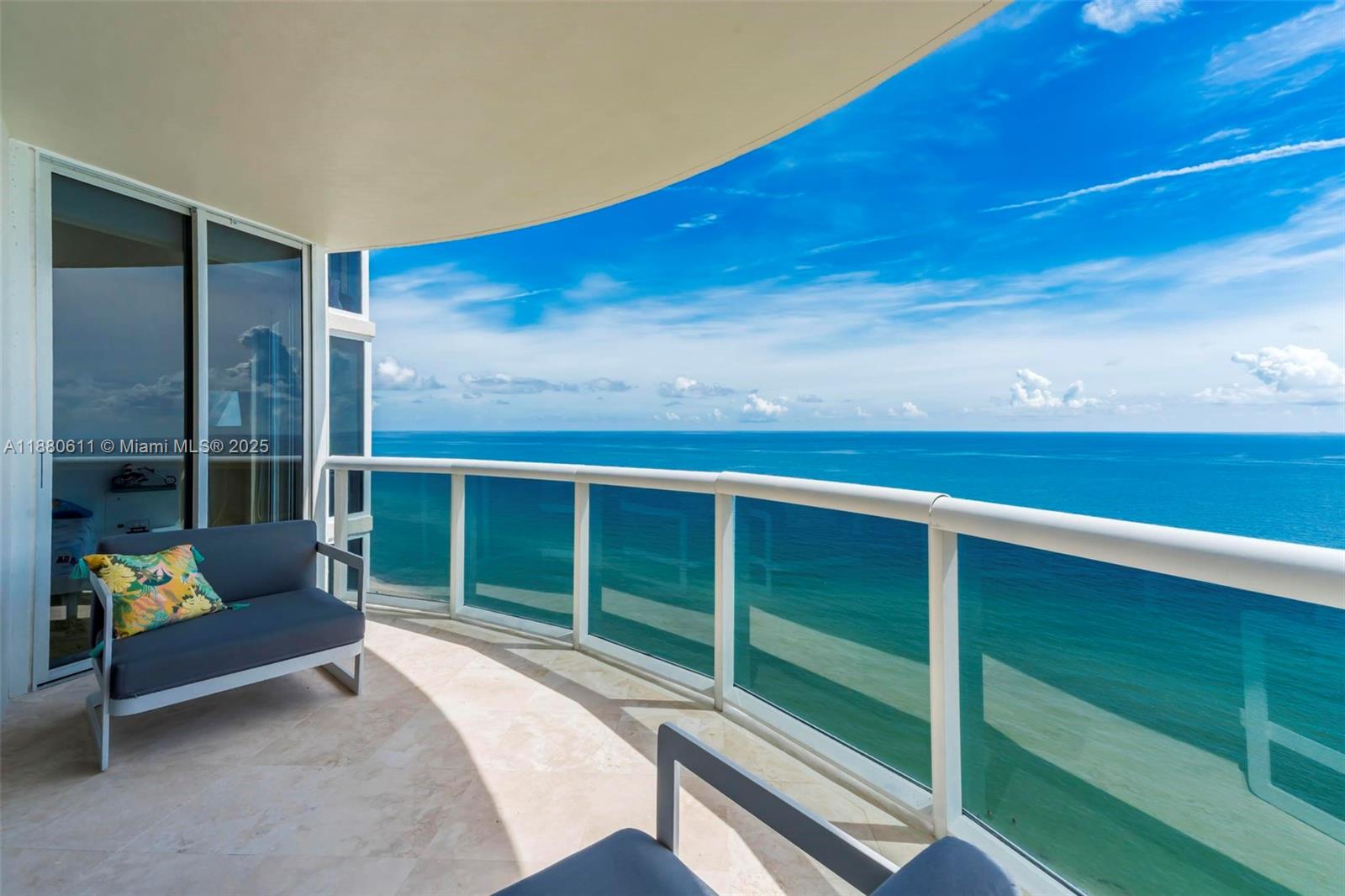 THE PINNACLE CONDO - Residential