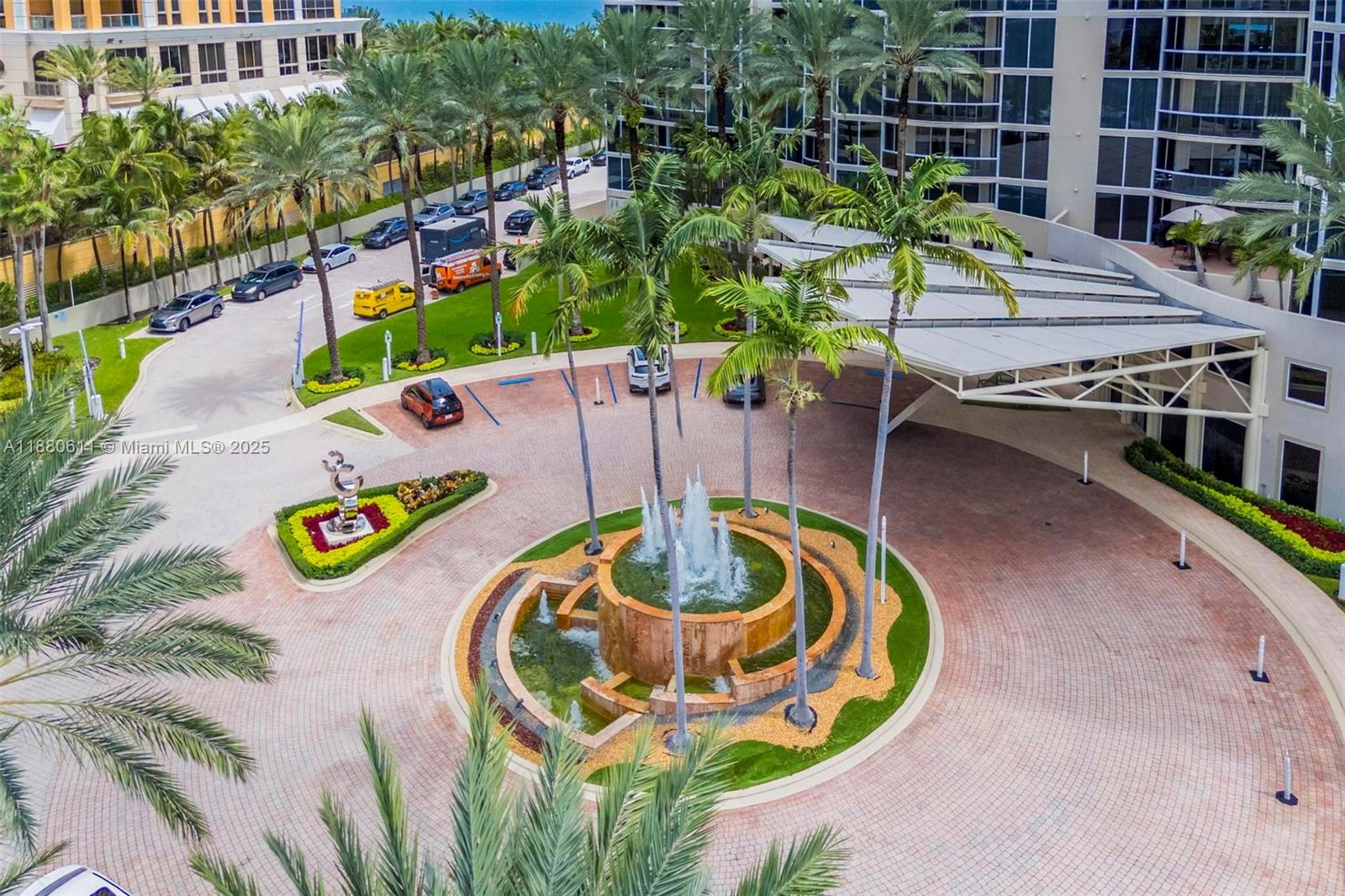 THE PINNACLE CONDO - Residential
