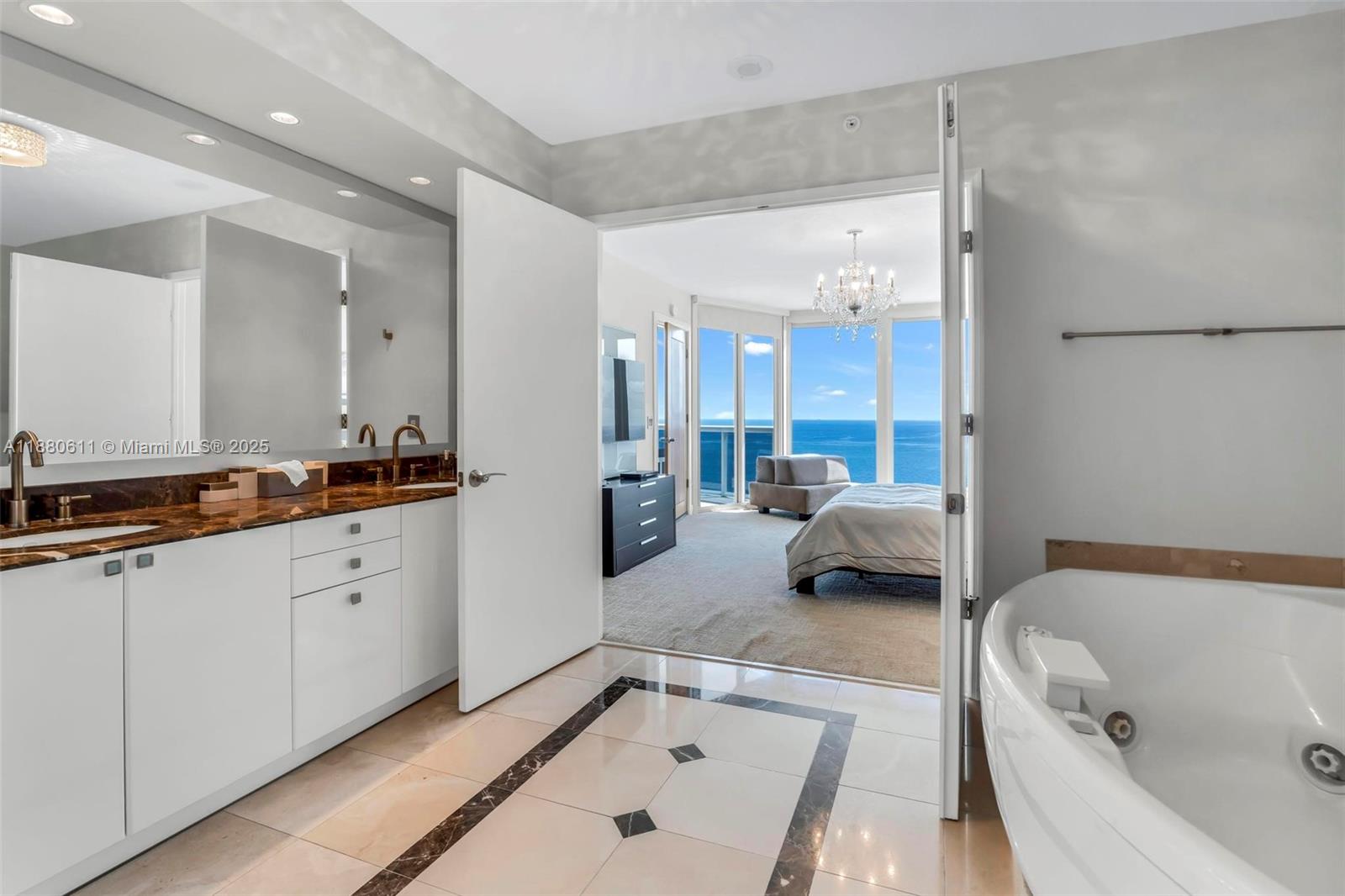 THE PINNACLE CONDO - Residential