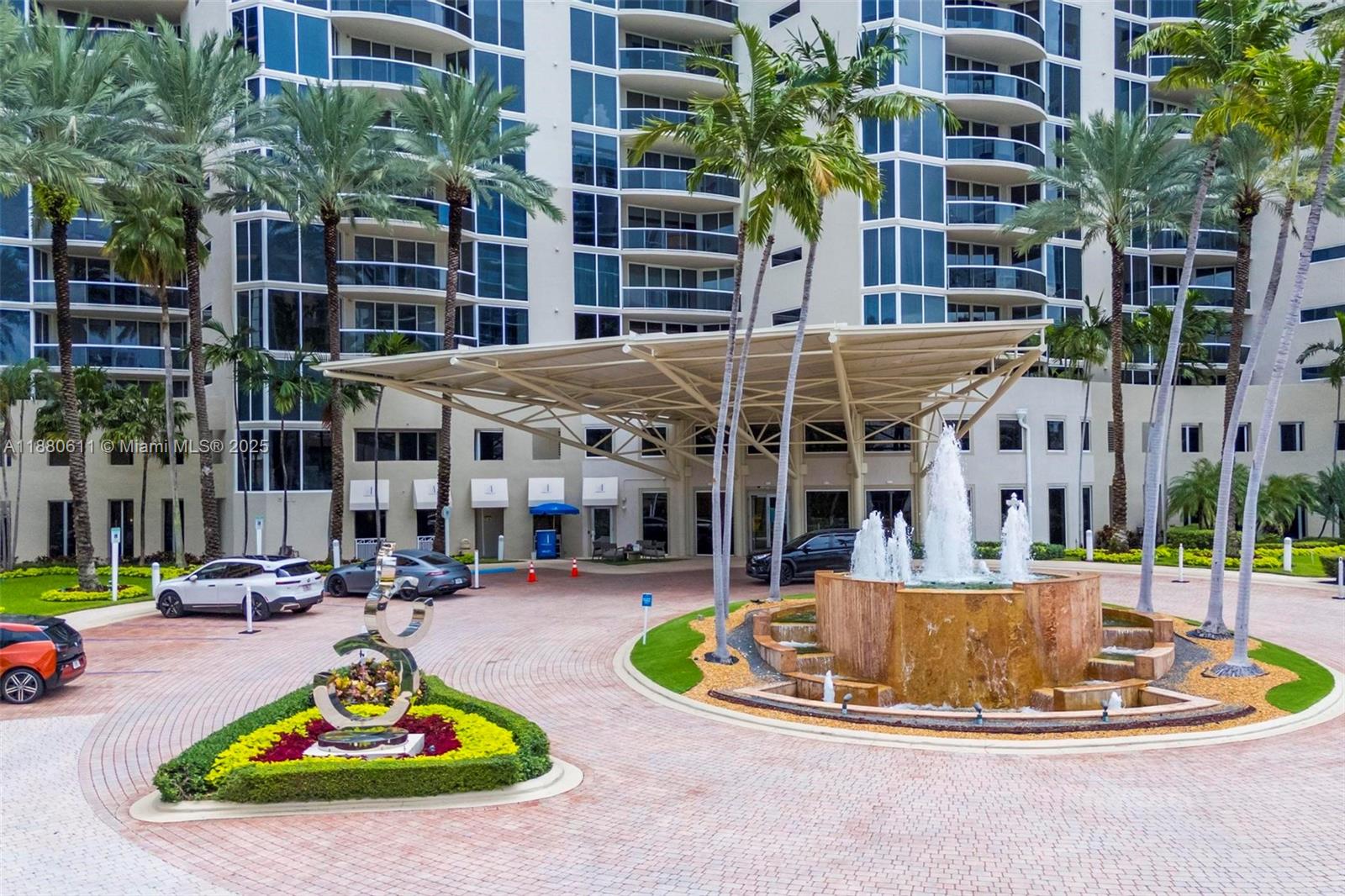 THE PINNACLE CONDO - Residential