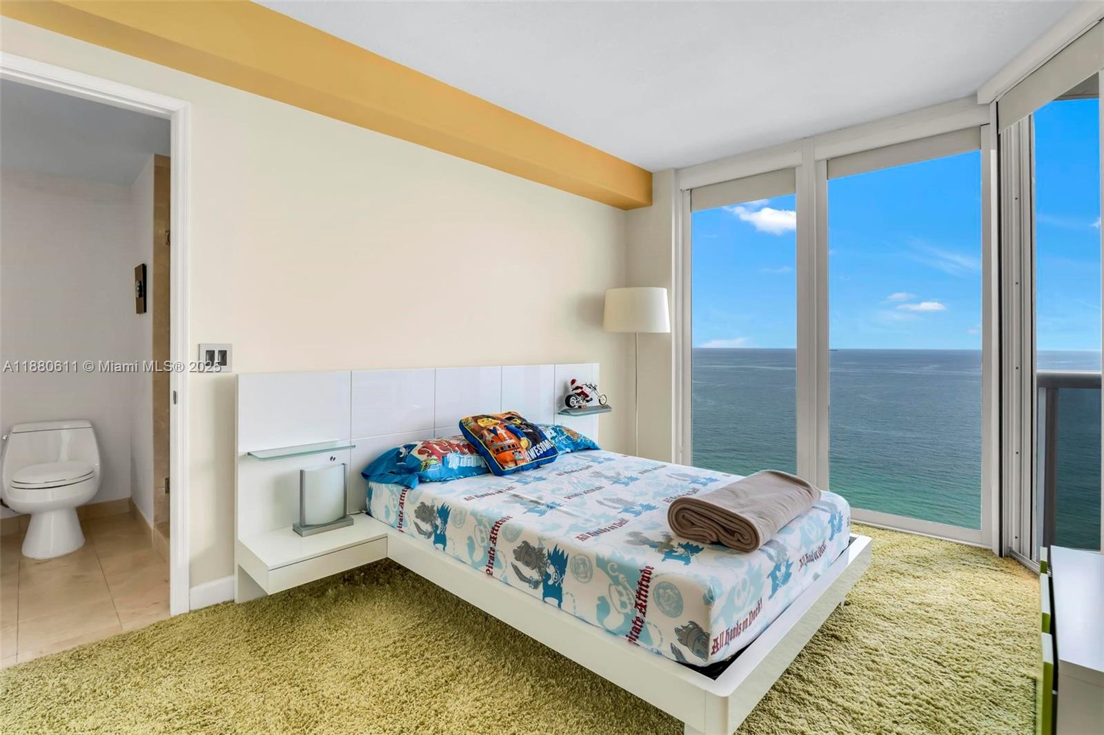 THE PINNACLE CONDO - Residential