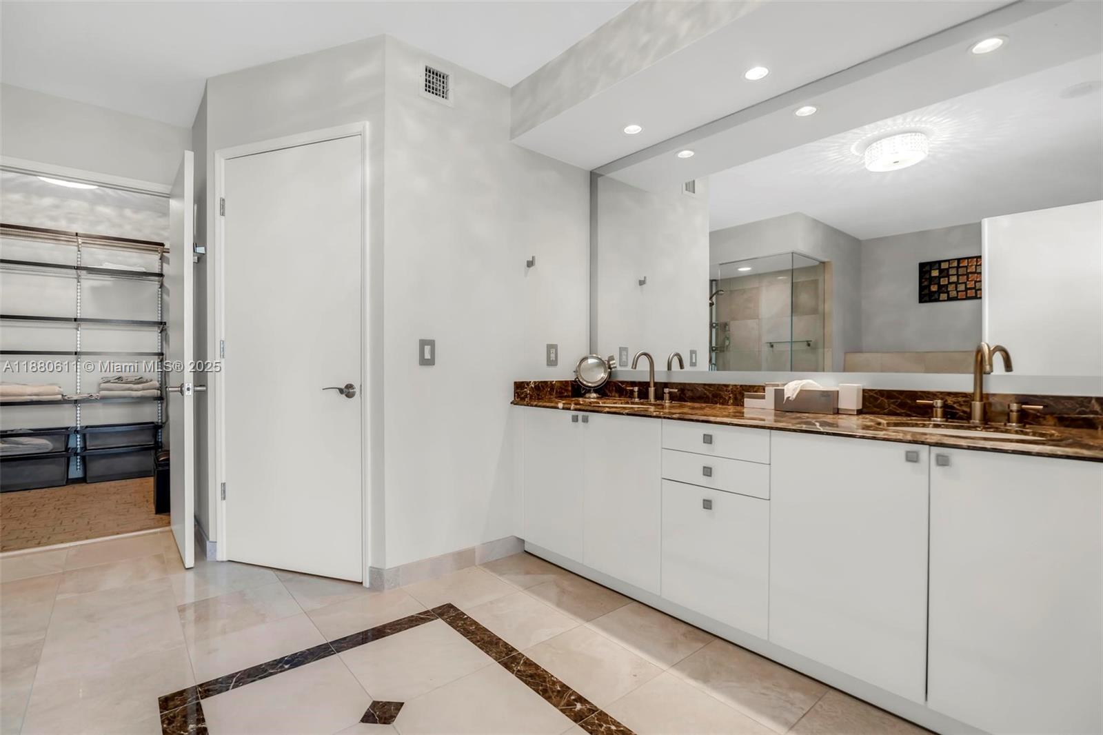 THE PINNACLE CONDO - Residential