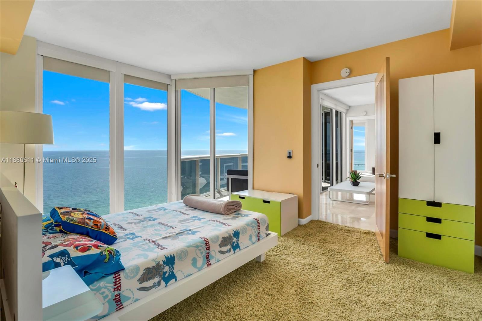 THE PINNACLE CONDO - Residential