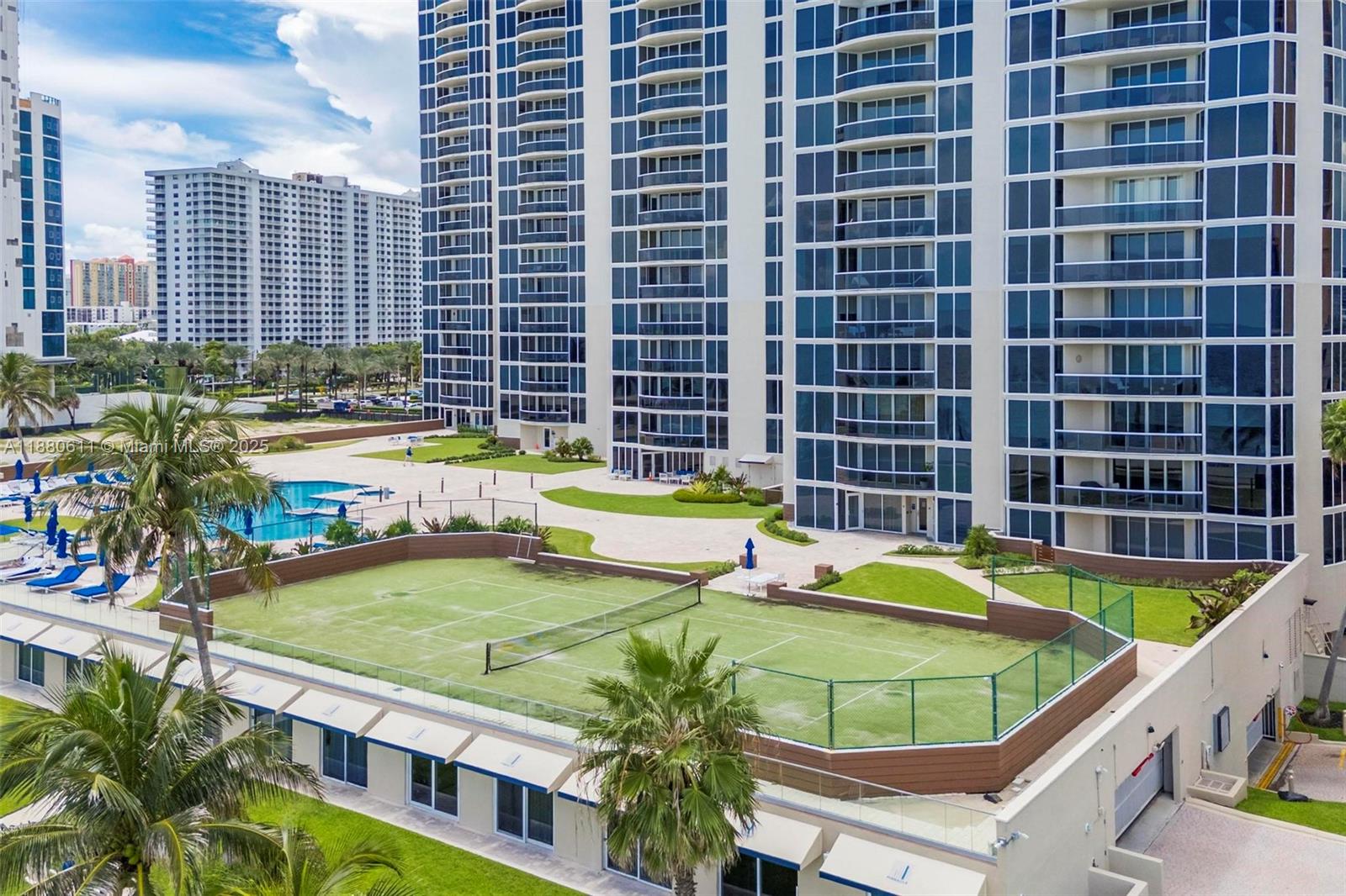 THE PINNACLE CONDO - Residential