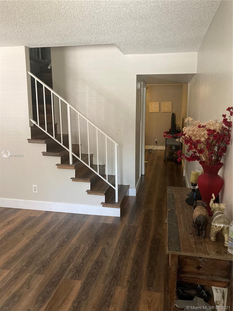 VALENCIA VILLAGE PH I - Residential