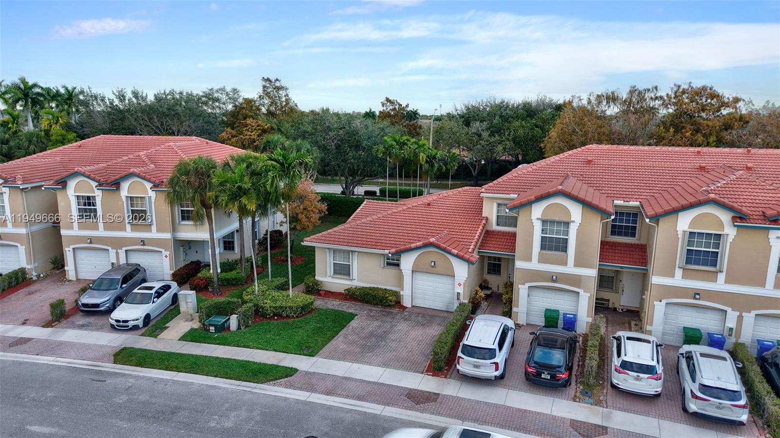 WYNDHAM LAKES EAST - Residential