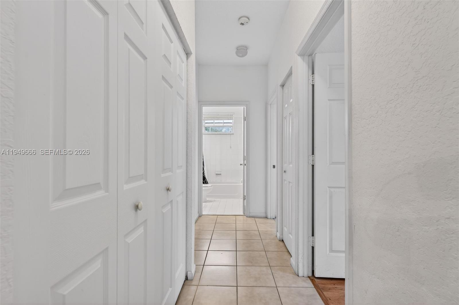 WYNDHAM LAKES EAST - Residential