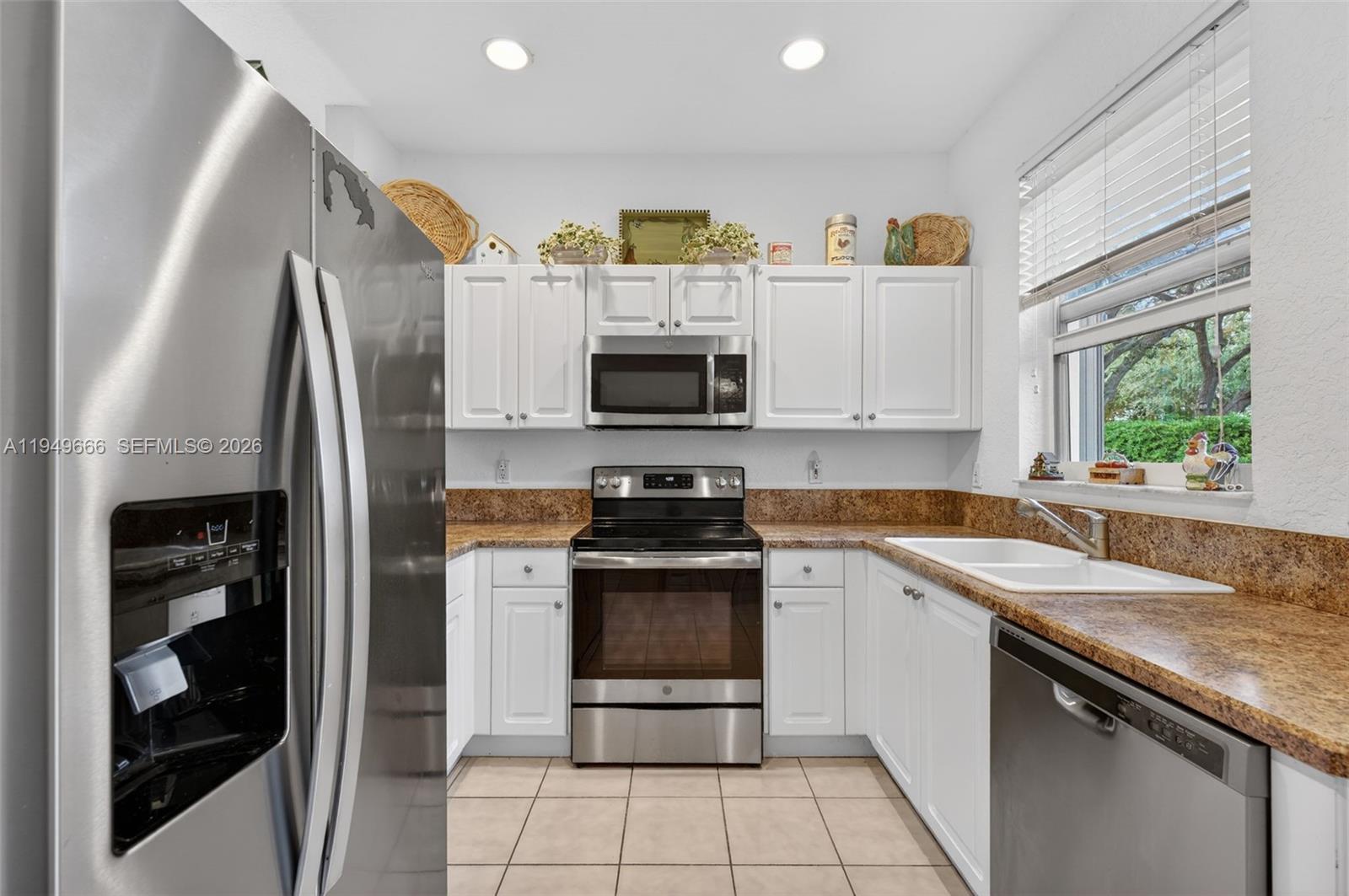 WYNDHAM LAKES EAST - Residential