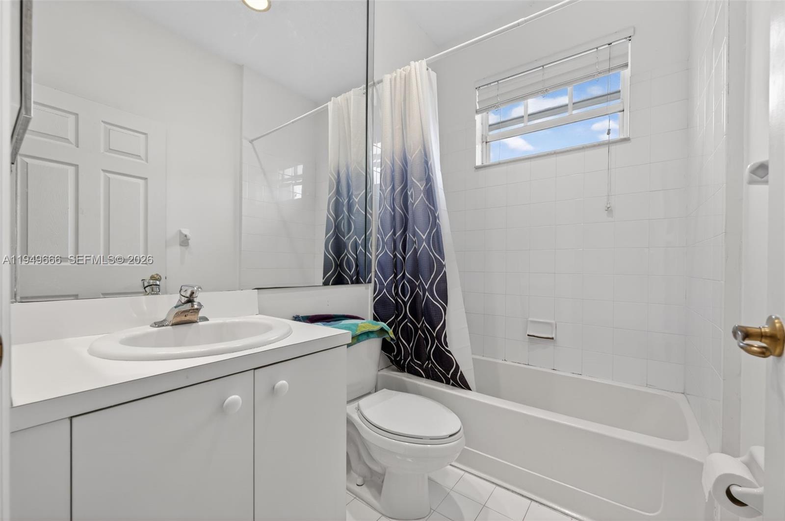 WYNDHAM LAKES EAST - Residential