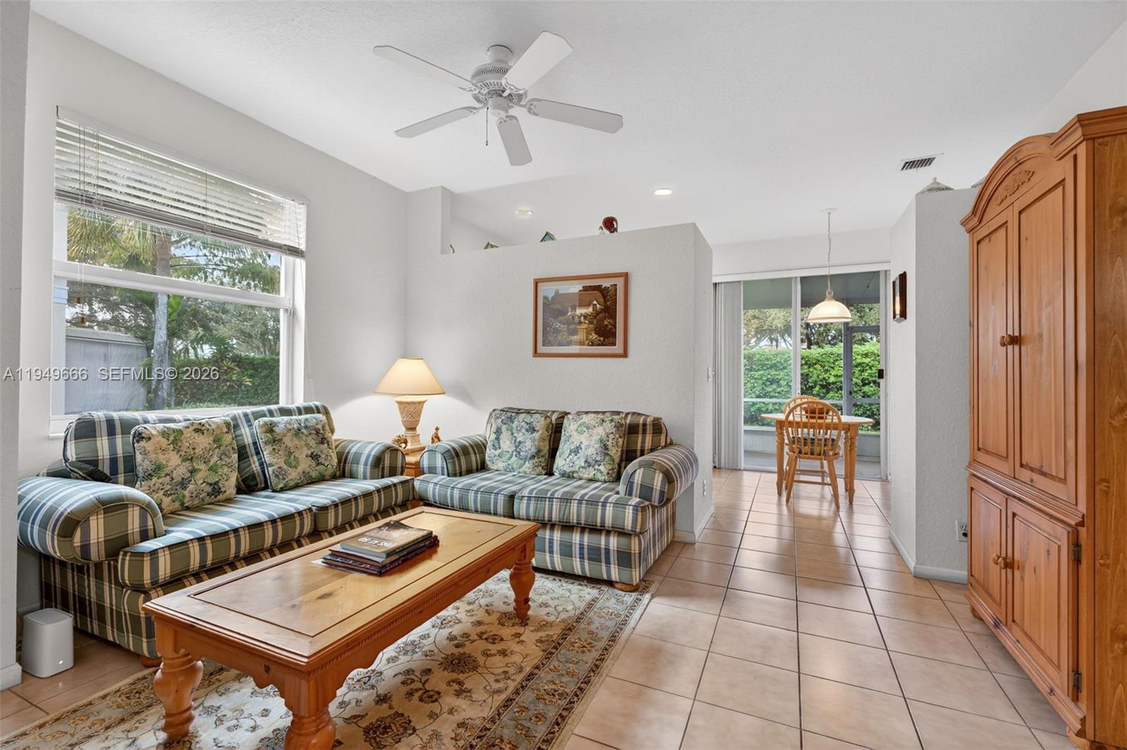 11641 NW 47th Dr, Coral Springs, FL, 33076/$399,000 3 11641 NW 47th Dr