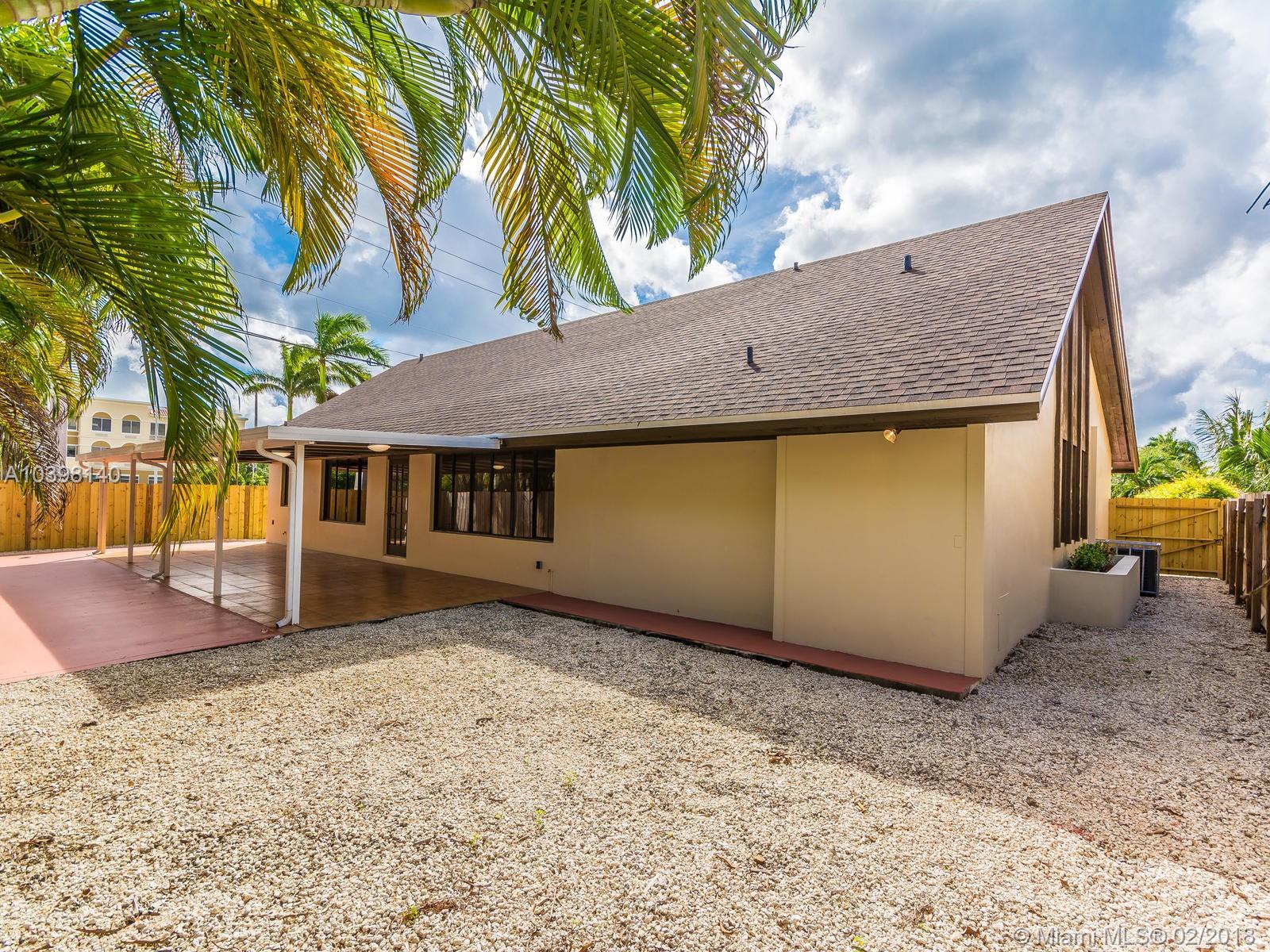 SHORES LINDGREN FIRST ADD - Residential