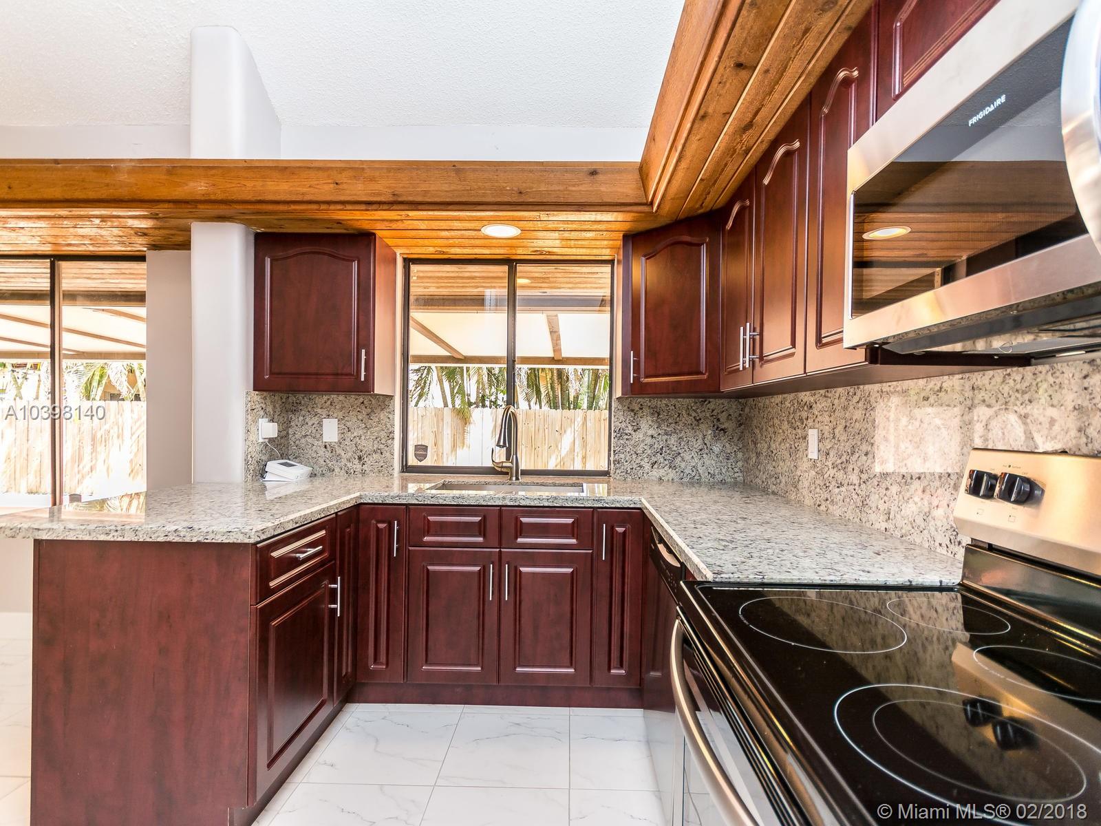 SHORES LINDGREN FIRST ADD - Residential