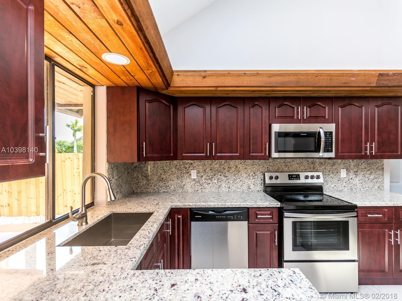 SHORES LINDGREN FIRST ADD - Residential