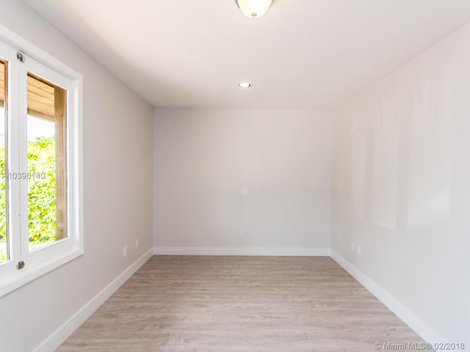 SHORES LINDGREN FIRST ADD - Residential