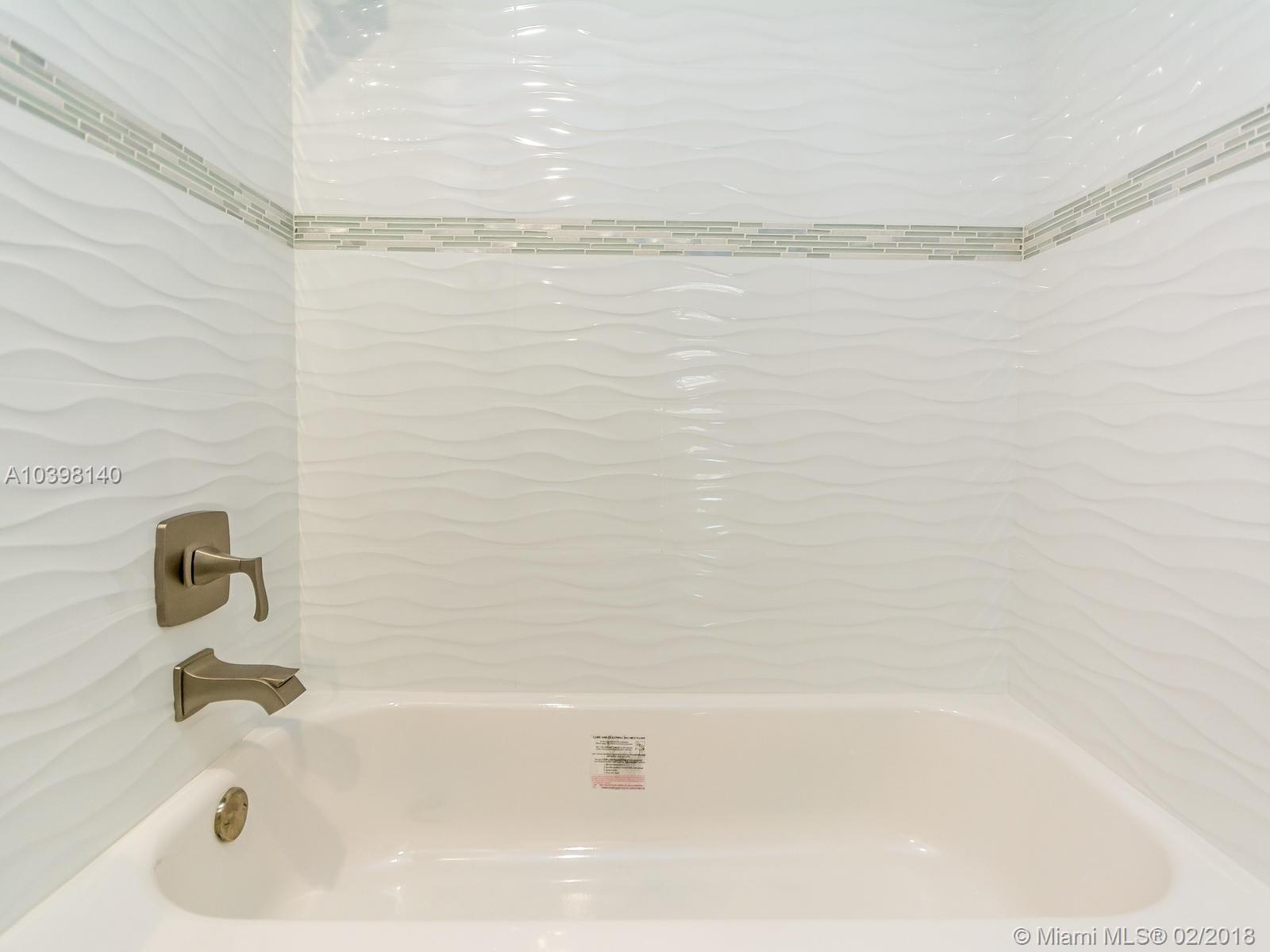 SHORES LINDGREN FIRST ADD - Residential