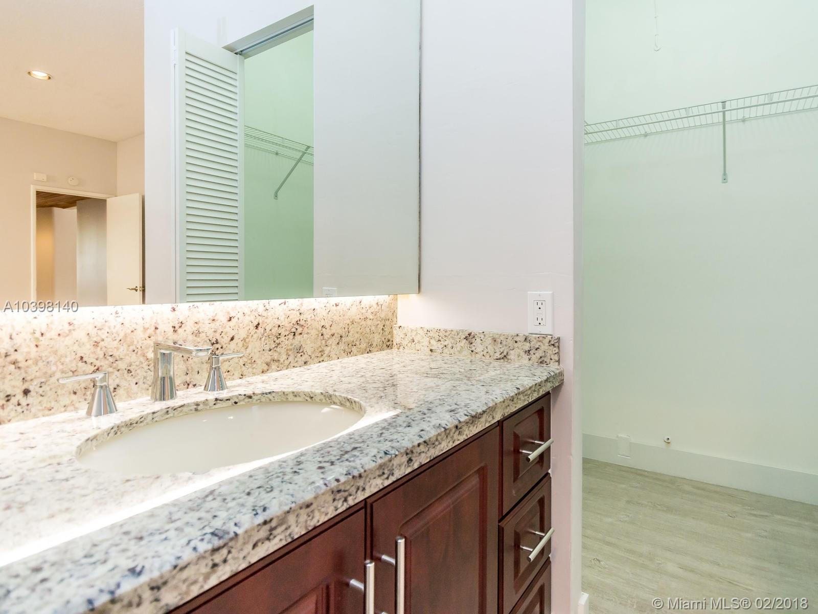 SHORES LINDGREN FIRST ADD - Residential