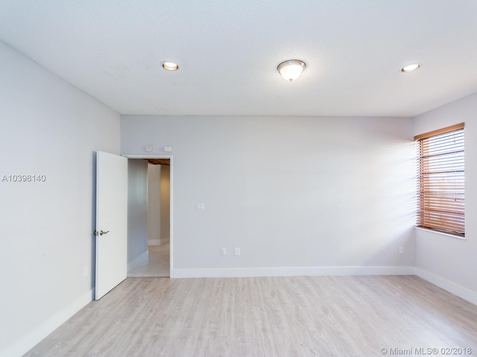 SHORES LINDGREN FIRST ADD - Residential