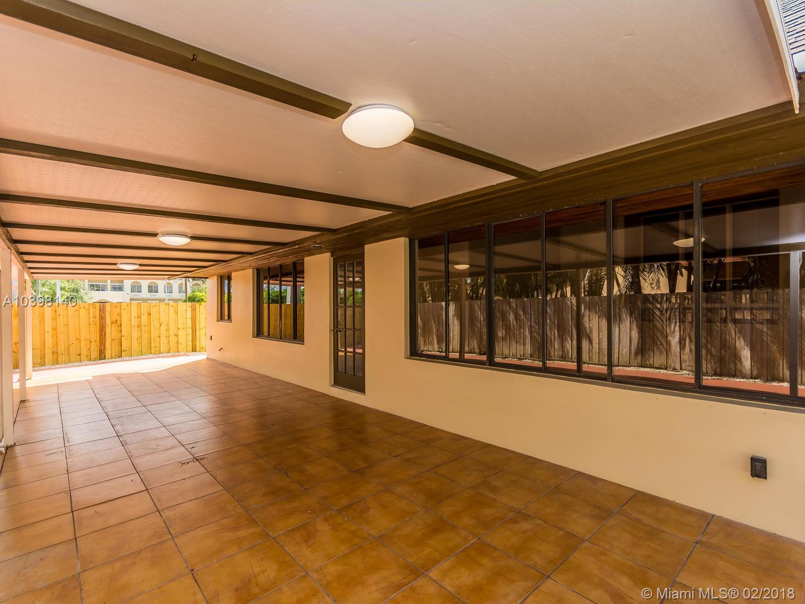 SHORES LINDGREN FIRST ADD - Residential