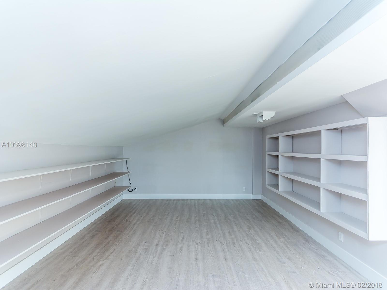 SHORES LINDGREN FIRST ADD - Residential