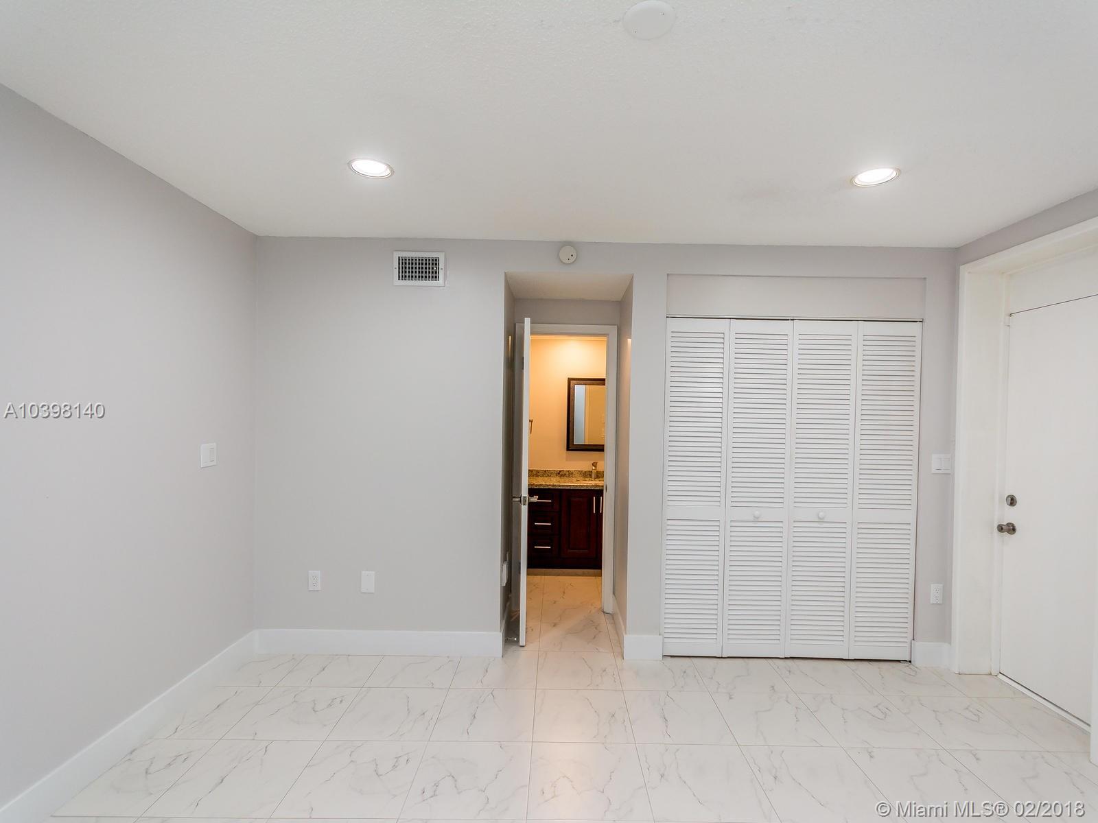 SHORES LINDGREN FIRST ADD - Residential