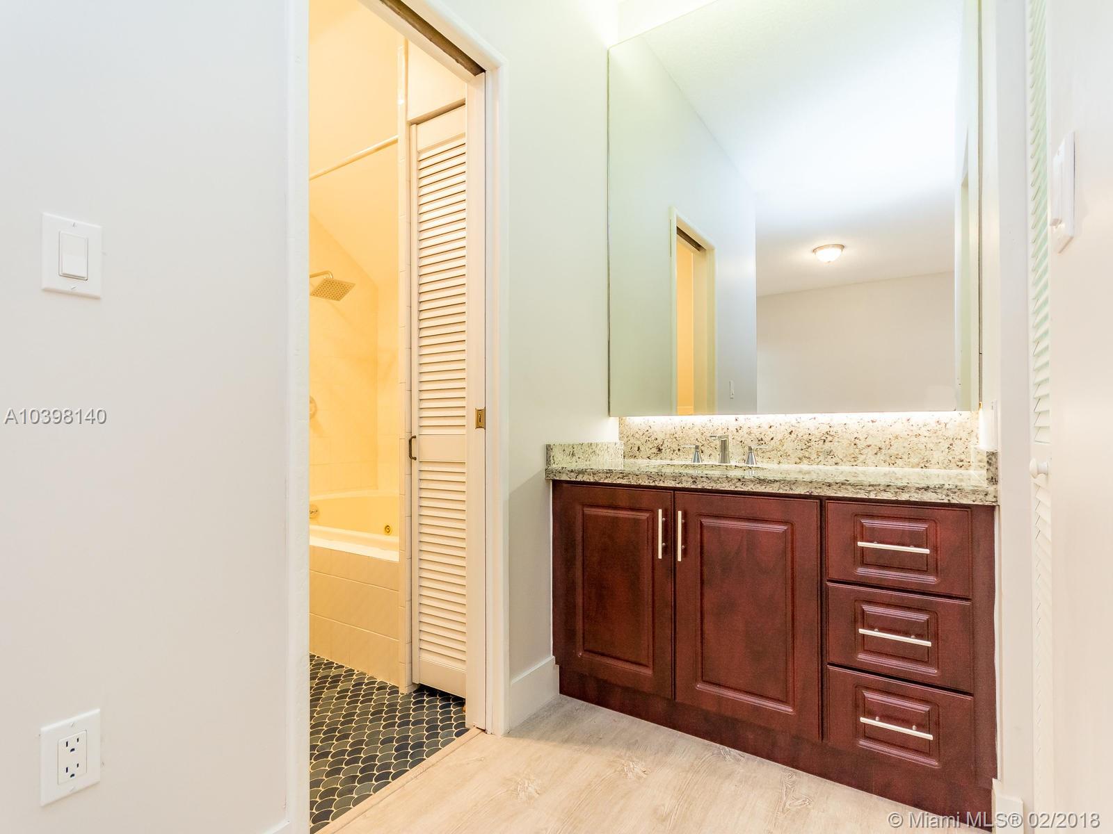 SHORES LINDGREN FIRST ADD - Residential