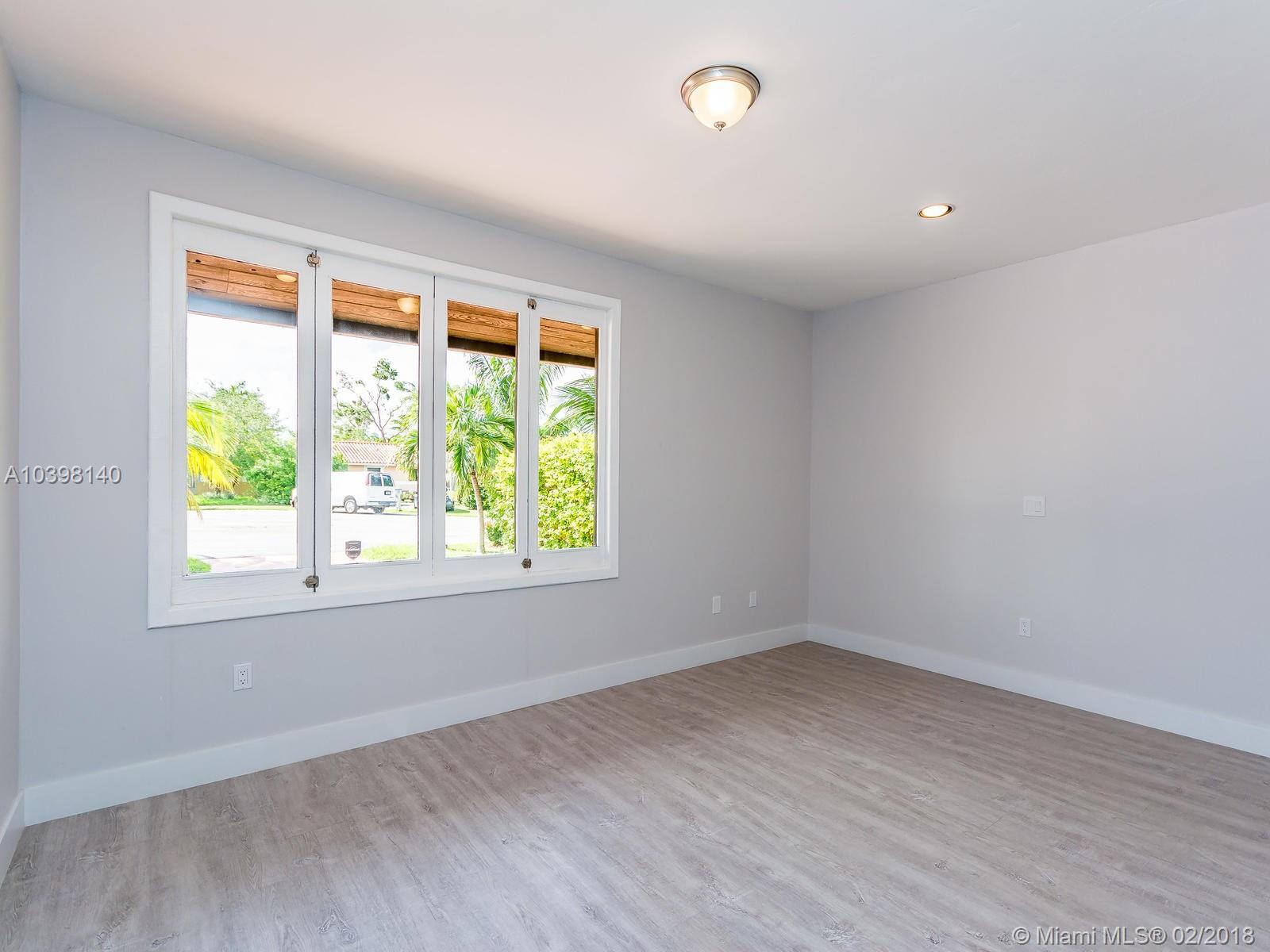 SHORES LINDGREN FIRST ADD - Residential