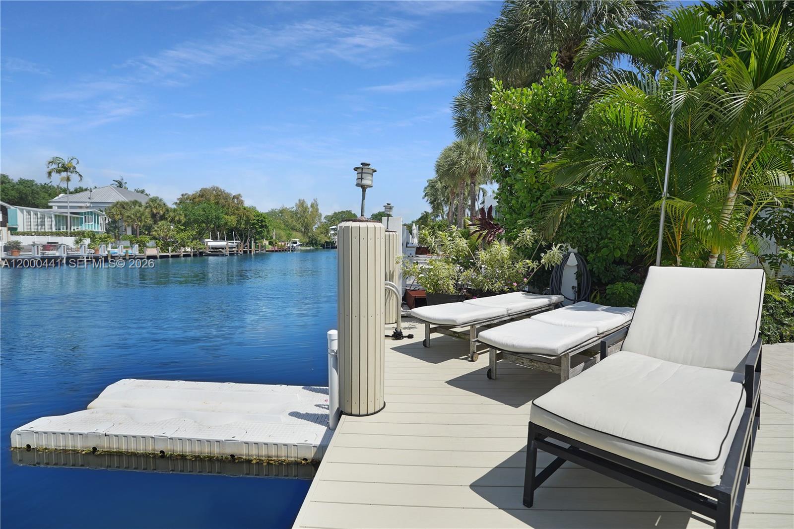 NAVARRO ISLE - Residential