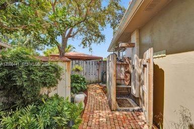 NAVARRO ISLE - Residential