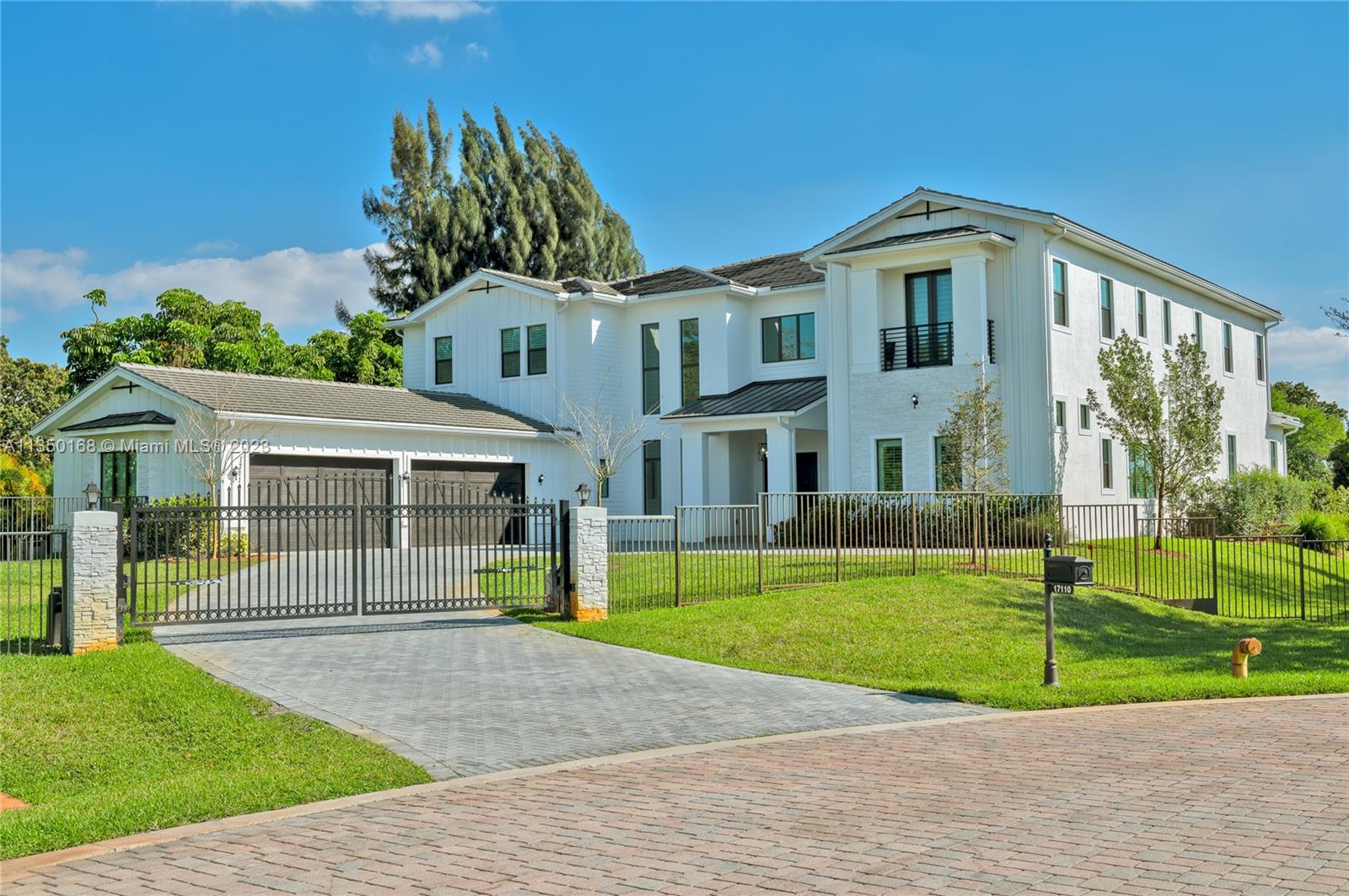 17110 Reserve Ct, Southwest Ranches, Broward County, Florida - 6 Bedrooms  
6.5 Bathrooms - 