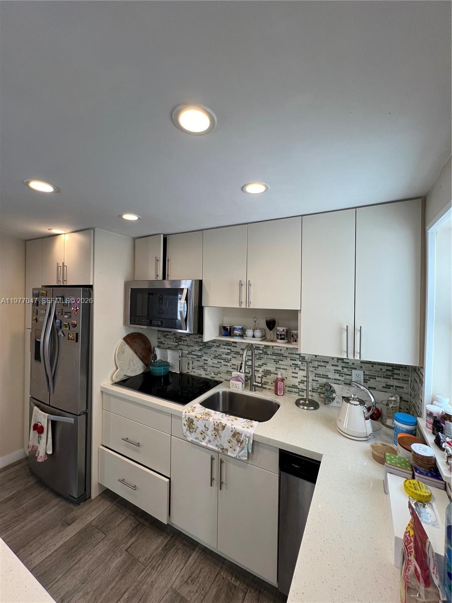 GOLDEN HOUSE CONDO - Residential Lease