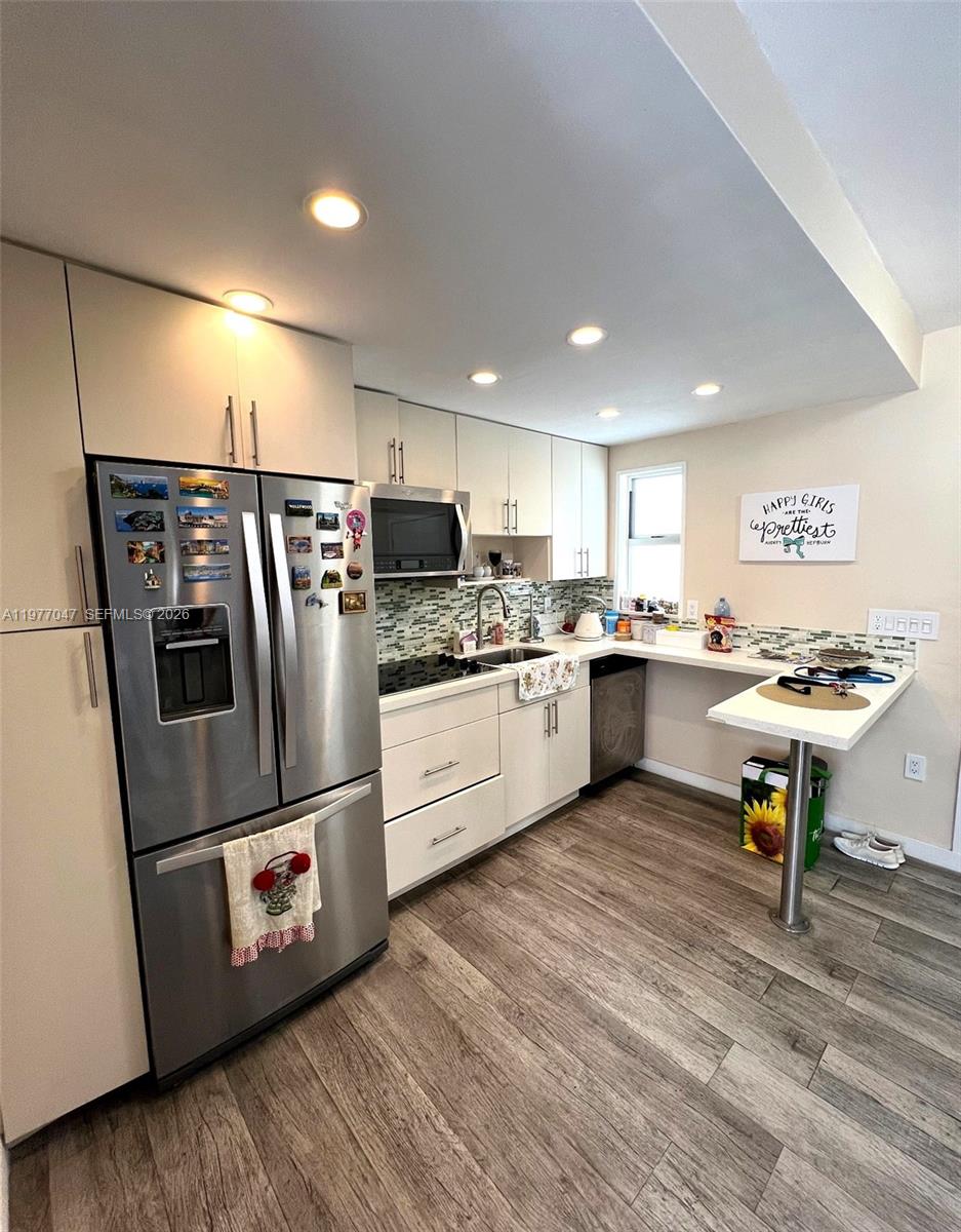 GOLDEN HOUSE CONDO - Residential Lease