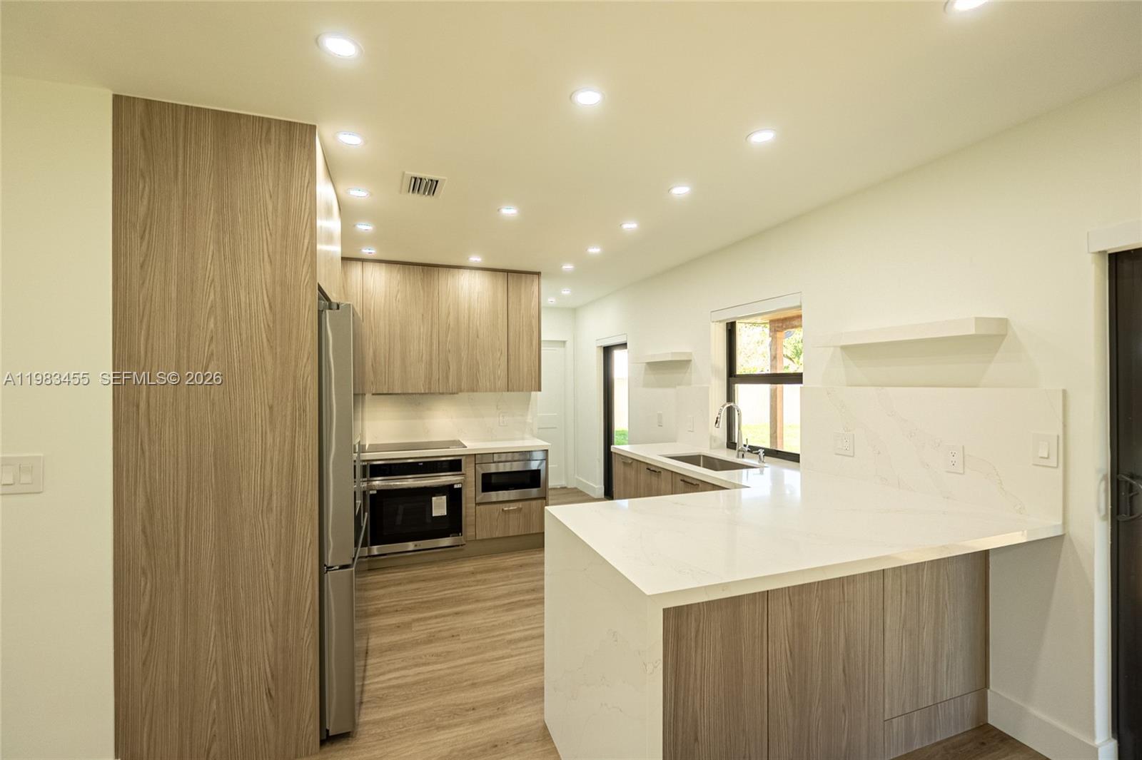 MIAMI LAKES SEC 4 - Residential