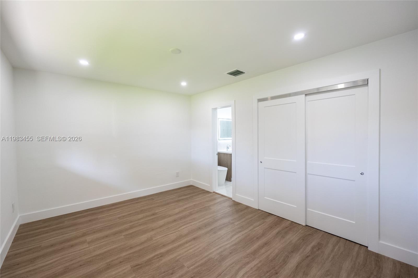 MIAMI LAKES SEC 4 - Residential