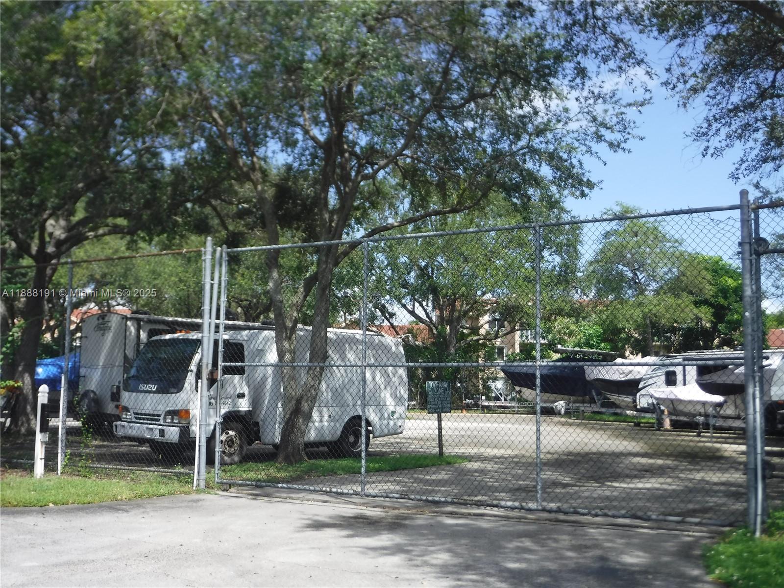 VIZCAYA AT THE HAMMOCKS 1 - Residential