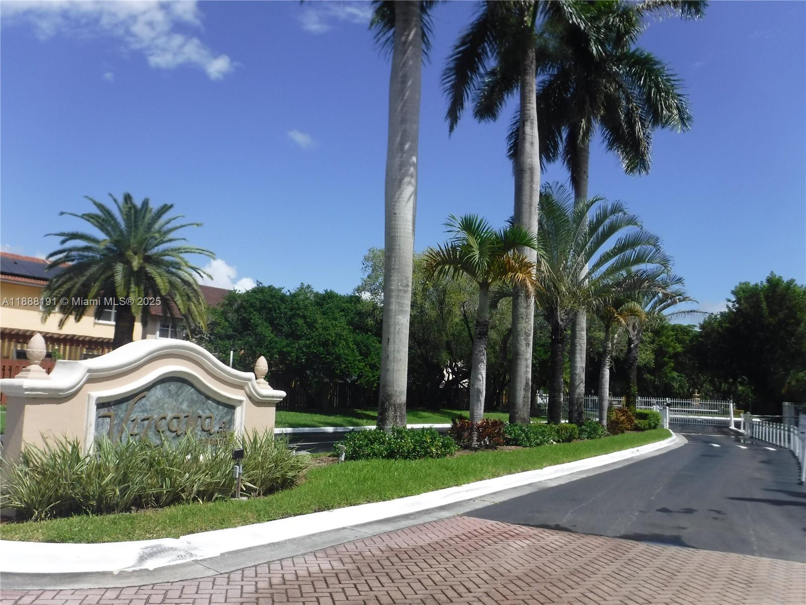 VIZCAYA AT THE HAMMOCKS 1 - Residential